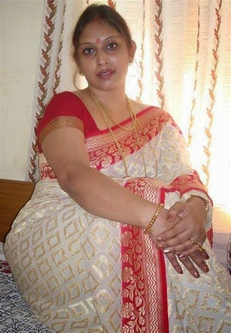 hot mallu aunty|Mallu Aunty Romance with Young Boy